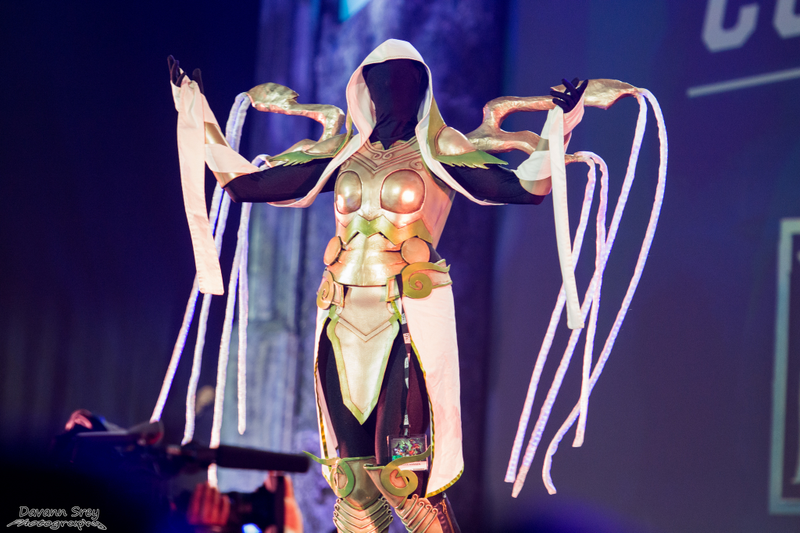 Illustration for article titled The Most Mind-Blowing and Astonishing Cosplay From BlizzCon 2015!